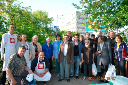 Апостольський нунцій в Україні відвідав Кухню для безпритульних