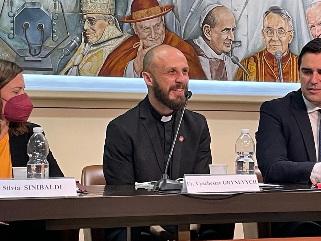 ‘We’re not alone! This is the most powerful message I’m bringing to Ukraine’, Father Vyacheslav Grinevich on meeting Pope Francis at the Caritas Internationalis press conference