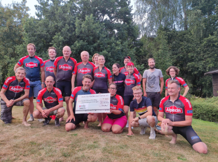 Німецькі велосипедисти зібрали кошти на допомогу Карітас-Спес, кошти будуть…
