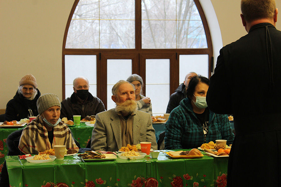 У Києві відбувся різдвяний обід для бездомних