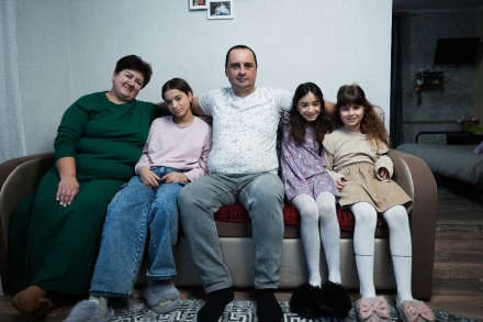 Дарувати дітям родину